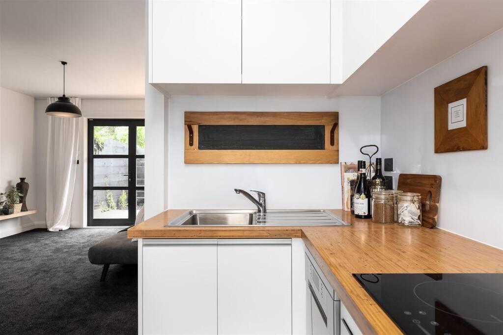 Apartment 1 - Haddin Court - Executive One Bedroom Blenheim Exterior foto